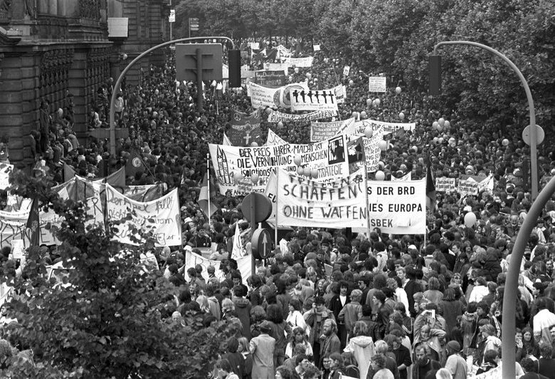 Vor 40 Jahren: Friedensdemo auf dem Hamburger Kirchentag