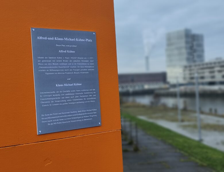 Leider vergeblicher Protest: SPD und Grüne ziehen Kühne-Oper durch